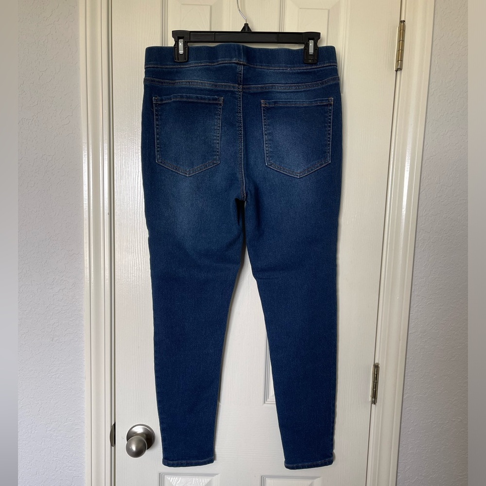 No Boundries Jeans size 11/13. Dark wash